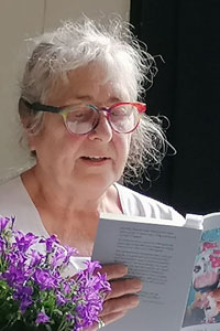 Barbara Ming bei ihrer Lesung im OTTO ZWO Kultureck in Düsseldorf (2. Juni 2024)