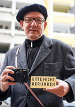 Joachim Rönneper bei seiner kuriosen Fotoaktion